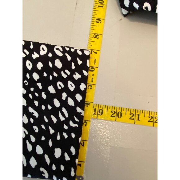 Chicos Size 6 Womens Black & White Animal Print Pants Size 0.5 - Picture 9 of 9